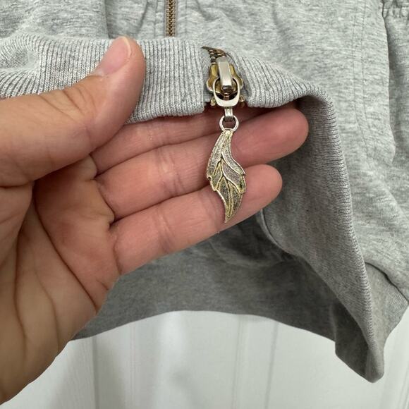 Torn Sleeveless Full Zip Hooded Gray Comfort Vest Jacket Womens Small - Picture 5 of 6